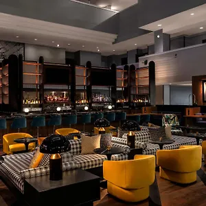 Renaissance & Conference Center Otel