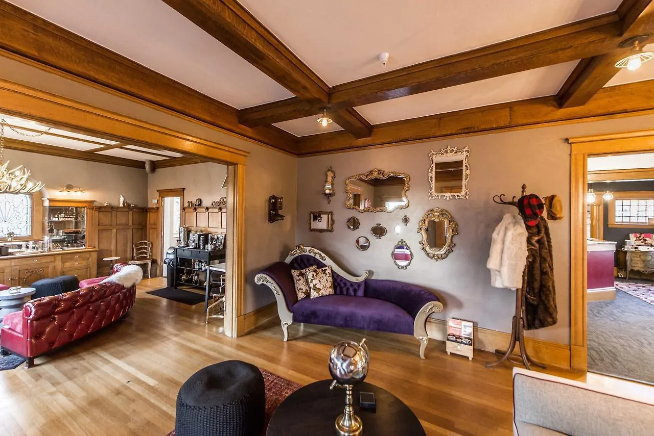 Ember Hostel Denver