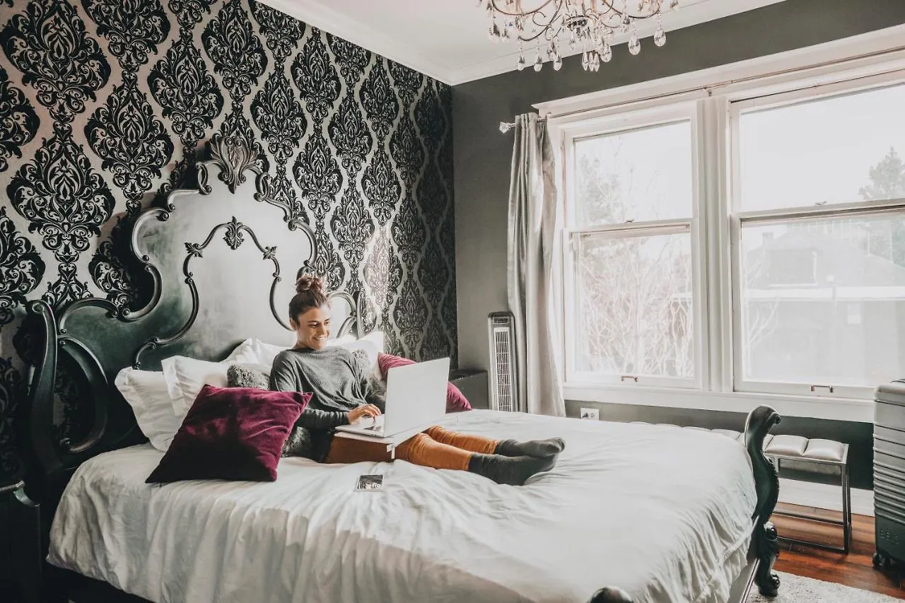 Ember Hostel Denver
